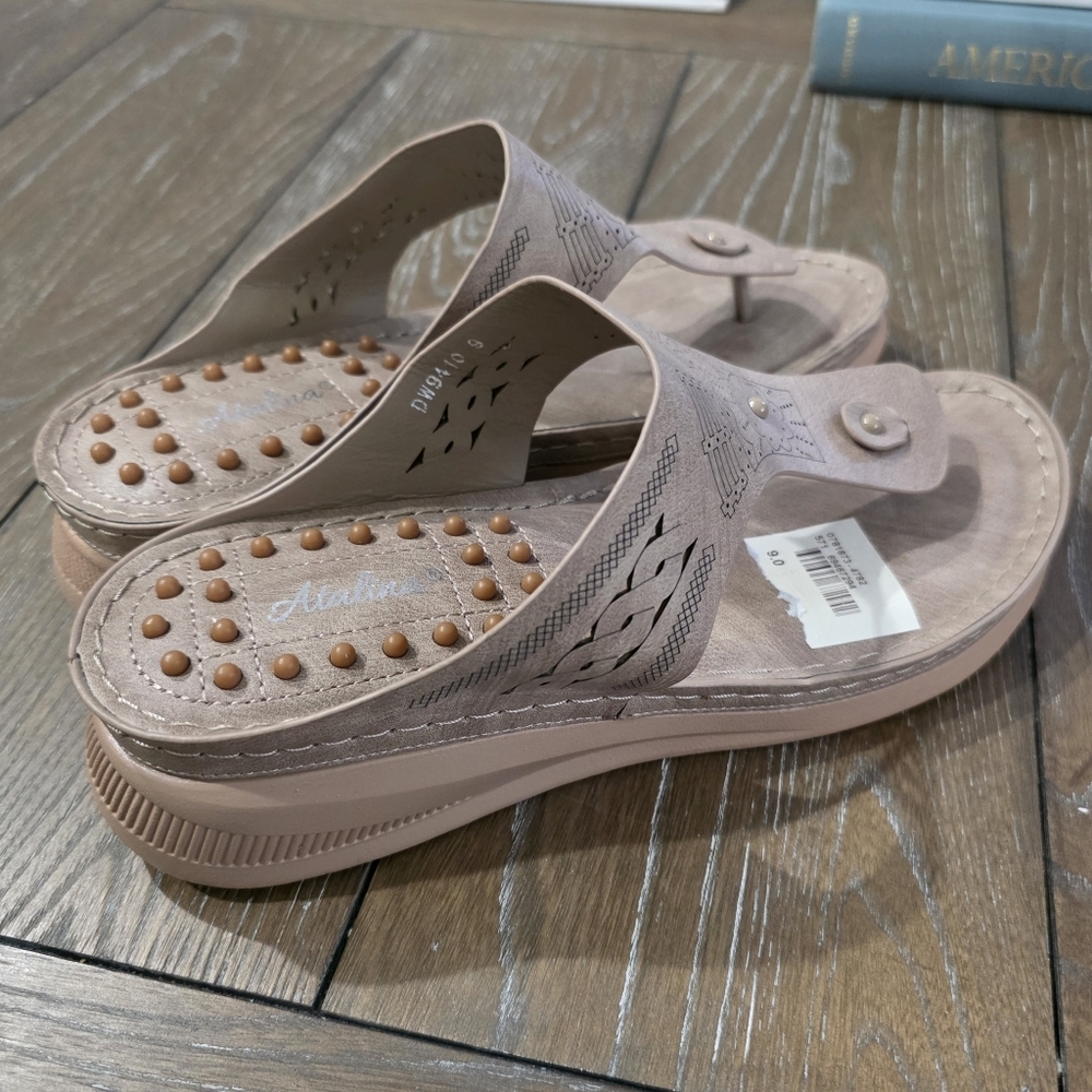 Atalina Comfort Slip on Sandal, Women's Size 9, NWT
